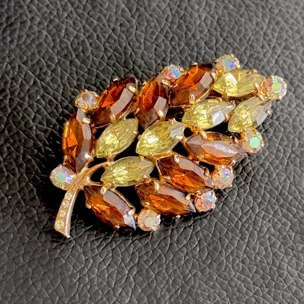 Vintage Leaf Brooch w Amber & Citrine Coloured Rhinestones